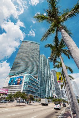 Miami Beach, Amerika Birleşik Devletleri - 18 Mart 2016: Downtown Miami trafikte. 