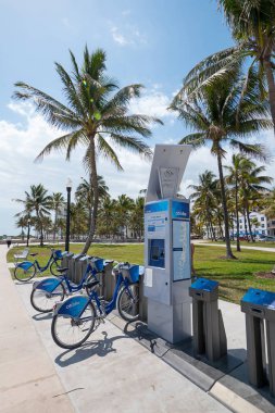 Miami, Amerika Birleşik Devletleri - 14 Mart 2016: South Beach Citi Bisiklet istasyonu.