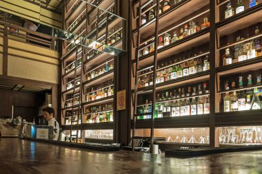 Bangkok, Tayland - 17 Kasım 2015: Hanakaruta Japon Bar iç görünüm.