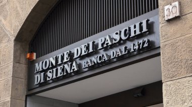 Florence, İtalya - Ocak, 2017 yaklaşık: Monte dei Paschi di Siena işareti. MPS dünyada hayatta kalan en eski Bankası ise üçüncü büyük İtalyan ticari ve perakende banka.