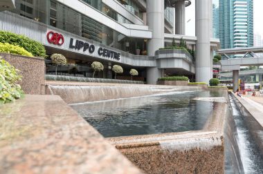 Hong Kong, Çin - 21 Kasım 2015: Lippo Merkezi. Binalar Avustralya mimar Paul Rudolph tarafından dizayn edilmiştir. Kule ben 172 mt ve kule II 186 mt.