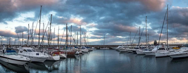 ランサローテ島のプエルト カレロ港のサンセット時のパノラマの景色 カナリア諸島 スペイン ヨーロッパ — ストック写真