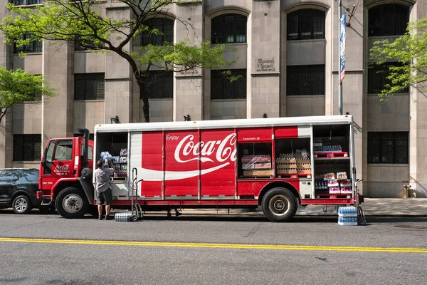 2015年5月12日 可口可乐卡车 可口可乐 停在曼哈顿 — 图库照片