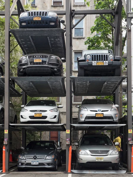 ニューヨーク シティ 2015 自動駐車場市内における駐車場の不足を支援するシステム — ストック写真