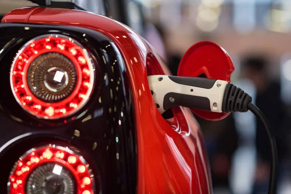 Toma Cargador Batería Coche Eléctrico Enfoque Selectivo —  Fotos de Stock