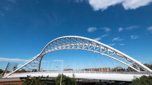ローマ イタリア 2016 Garbatella でオスティエンセ橋 2012 日に開通する橋は長さ 160 メートルと見積もりの約 の何百万ユーロ — ストック写真