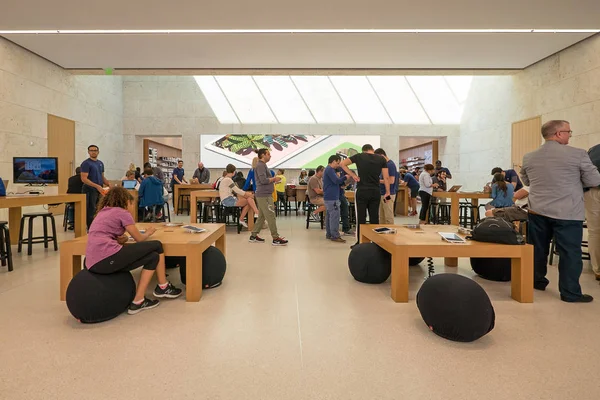 Miami Marzo 2016 Vista Interior Panorámica Del Apple Store Apple —  Fotos de Stock