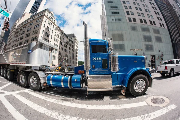 Nova Cidade Iorque Maio 2015 Monster Truck Manhattan Street — Fotografia de Stock