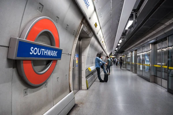 London Storbritannien Juni 2015 Southwark Station Underjordiska Systemet Serverar 270 — Stockfoto