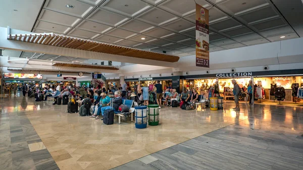 Lanzarote Espanha Circa June 2017 Viajantes Dentro Aeroporto Lanzarote — Fotografia de Stock