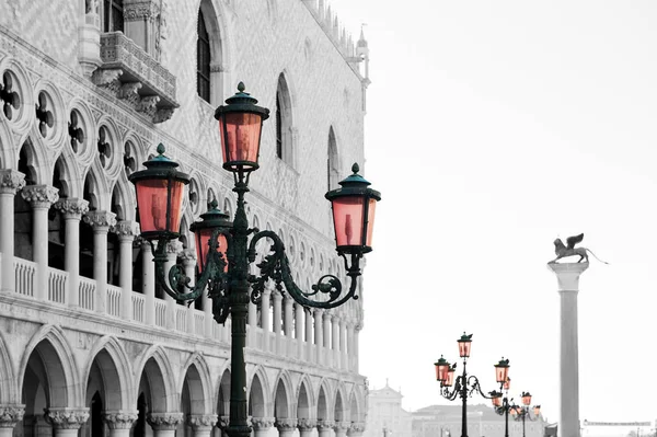 Middeleeuwse Architectuur Van Het Dogenpaleis Unesco Werelderfgoed Venetië Italië — Stockfoto