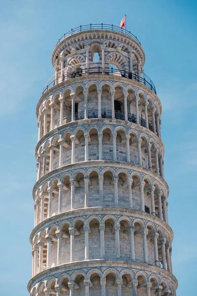 Krzywa Wieża Pizy Duomo Przeciwko Błękitnemu Niebu Włochy — Zdjęcie stockowe