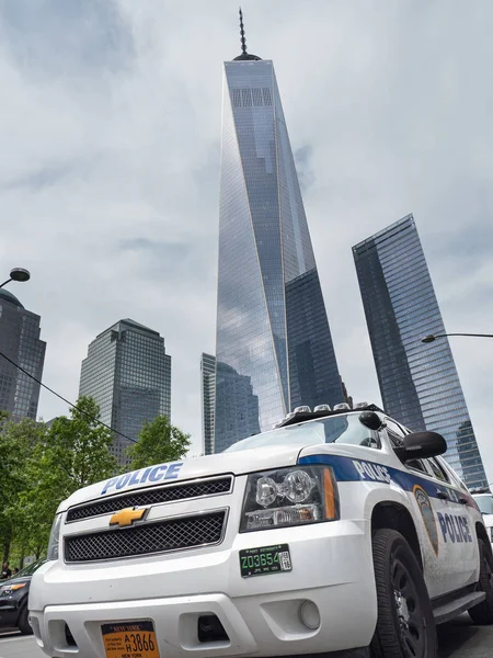 New York Május 2015 Nypd Rendőrségi Autó Manhattan Szabadság Torony — Stock Fotó