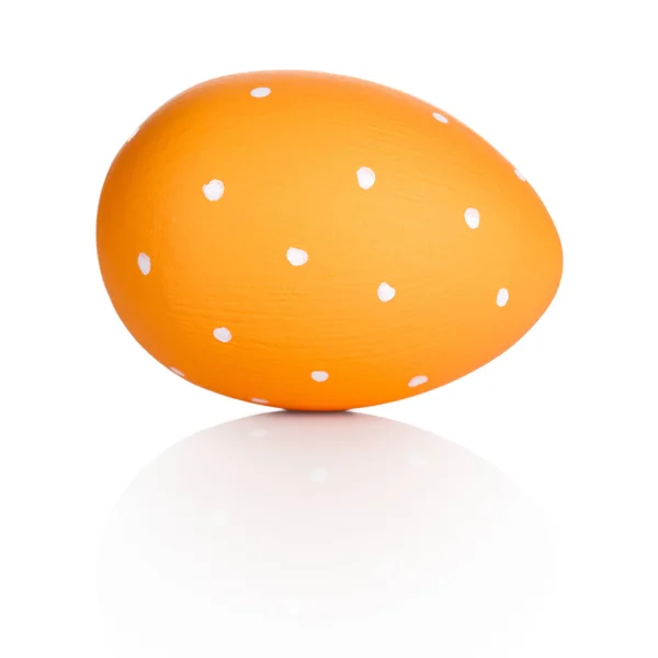 Пасхальное яйцо изолировано на белом — стоковое фото
