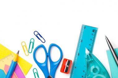 Okul veya beyaz arka plan üzerinde izole ofis, banka donatımı