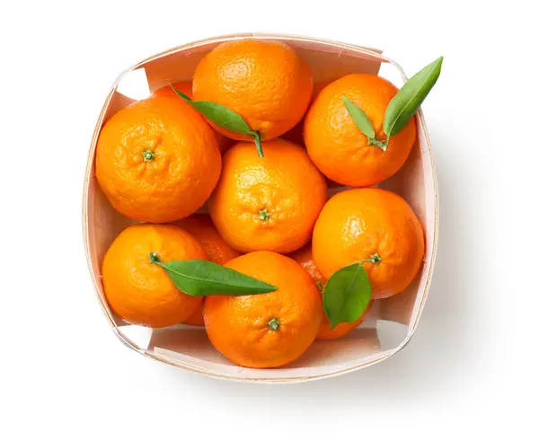 Mandarinas isoladas sobre fundo branco — Fotografia de Stock