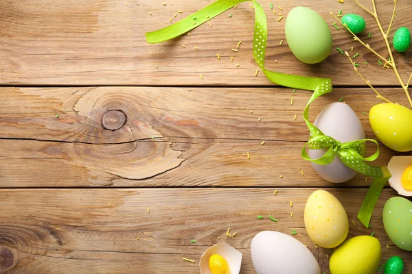 Fundo de Páscoa com ovos de Páscoa — Fotografia de Stock