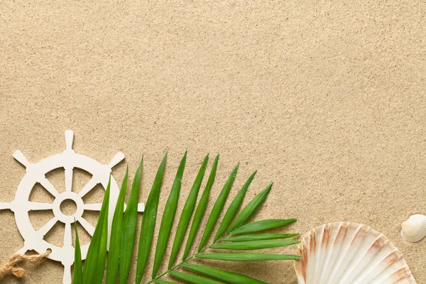 Summer Background with Green Palm Leaf, Decorative Ship Steering — Stock Photo, Image