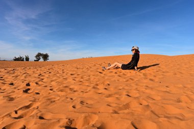 Kırmızı kum tepeleri turizm