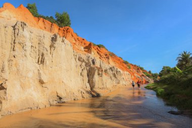 Peri akışı kimliği belirsiz turist
