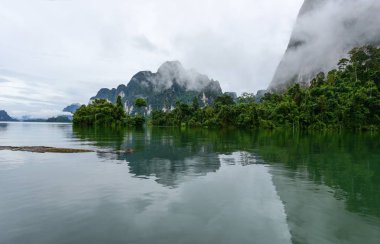 Dağlar Khao Sok Milli Parkı