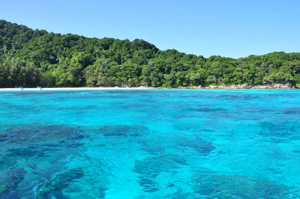 Isla Tachai en Parque Nacional Similan — Foto de Stock