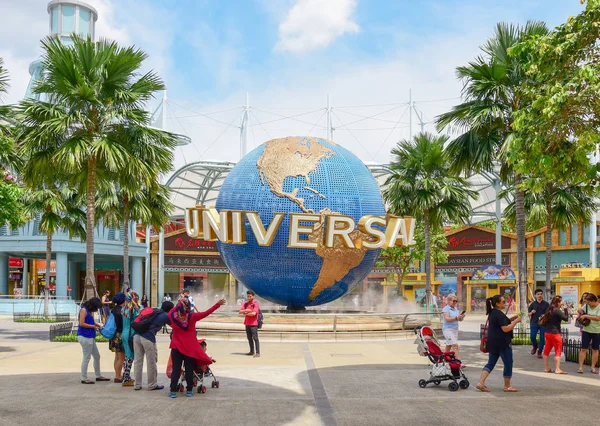 Touristen in Universal-Studios singapore — Stockfoto