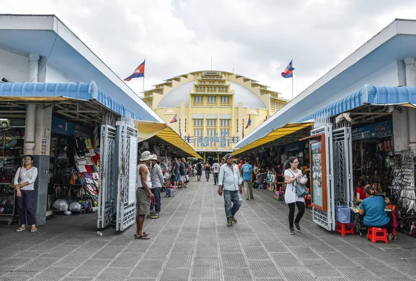 Интерьер Центрального рынка (Phsar Thmei) в Пномпене — стоковое фото