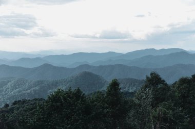 Dağlar manzara Kew Fin bakış açısından