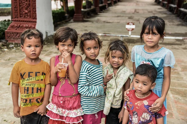 Portrait of unidentified children smiling — Stock Photo, Image