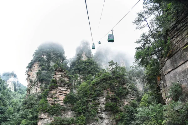 Канатна дорога в Zhangjiajie ліс Національний парк — стокове фото