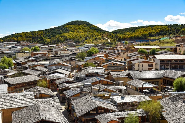 Vue sur les toits de l'ancienne ville de Dukezong — Photo