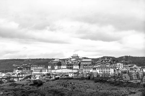 Songzanlin Tibetan Buddhist Monastery in Zhongdian — Stock Photo, Image