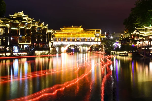 Ancienne ville de Fenghuang la nuit — Photo