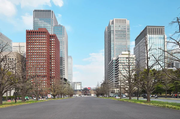 Prédios frente Palácio Imperial de Tóquio — Fotografia de Stock