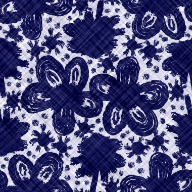 Çivit mavisi batik boyanmış papatya çiçeği efekti dokusu arka planı. Kusursuz Japon kumaş örnekleri. Boyalı çiçek motifli çamaşır suyu boyası. Kimono tekstil kumaşının her yerinde erkeksi Asya füzyonu var..