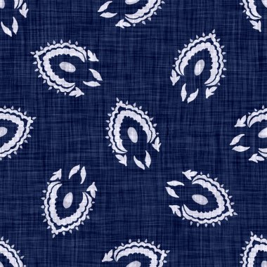 İndigo mavisi örülmüş boro pamuk boyanmış doku arka planı. Kusursuz Japonlar batik numunelerini tekrarlıyor. Paisley blok baskı motifi Asya boyası tüm kimono tekstiline yayılmış. Giysi izi.