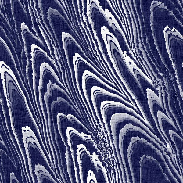 Rayas de onda tejida azul índigo. Fondo de textura de efecto algodón teñido. Muestra de patrón batik repetición japonesa sin costuras. Blanqueador de tinte de corbata angustiado. fusión asiática allover kimono textil. Estampado de tela gastada — Foto de Stock