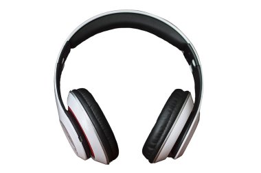 Beyaz arkaplanda izole kulaklıklar