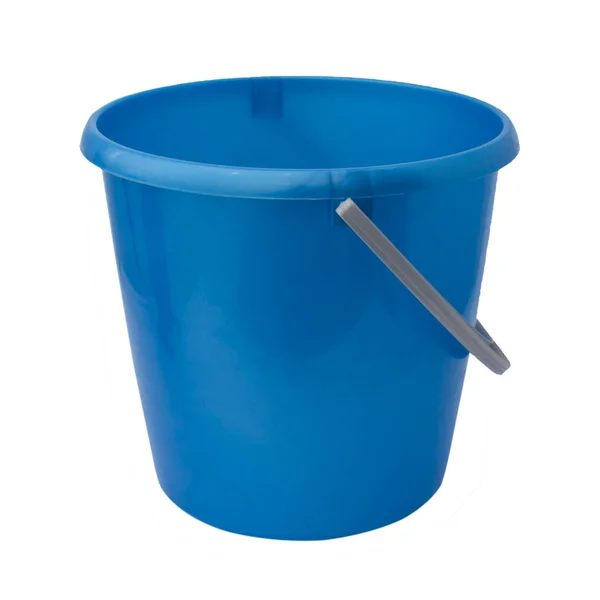 新的，经典，塑料桶。 浅蓝色桶，白色底隔离. — 图库照片