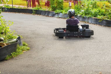 Haydi Kart Yarışçısı, doğada yollarda
