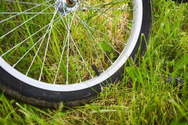 Seçici odak tekerlekli bisiklet bir atölyede, yakın çekim.