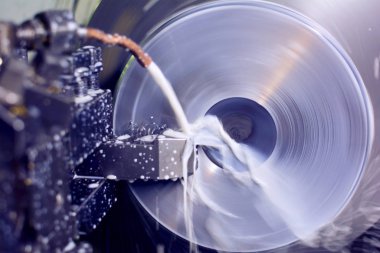 Torna tezgahındaki makine parçaları. yumuşak odak.