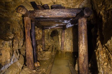 Eski yeraltı Ametist terk edilmiş bir madende