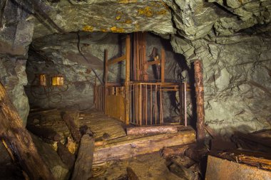 Yeraltı altın madeni tünel terk edilmiş