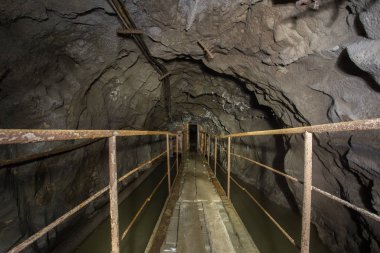 Altın madeni cevher şaft tünel drift köprü yeraltı terk