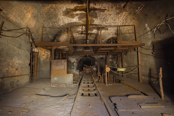 Deriva Túnel Eixo Mina Ouro Com Dumper Vagão Subterrâneo Abandonado — Fotografia de Stock