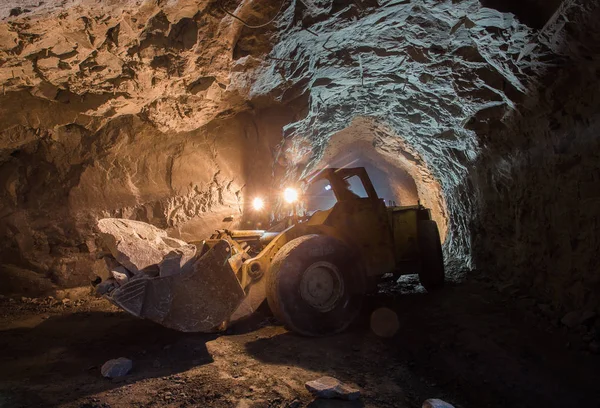 Macchina Trasporto Ore Tunnel Sotterraneo Miniera Oro Industria Mineraria — Foto Stock