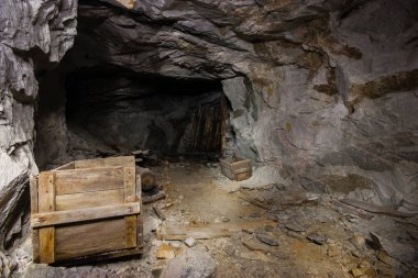 Benim tünel Milli Küçük yeraltı Mika cevheri terk edilmiş