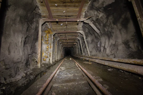 Deriva Del Túnel Del Eje Mina Hierro Oro Subterráneo Con — Foto de Stock